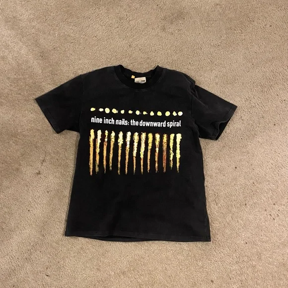 New gallery dept t shirt - Picture 2 of 2